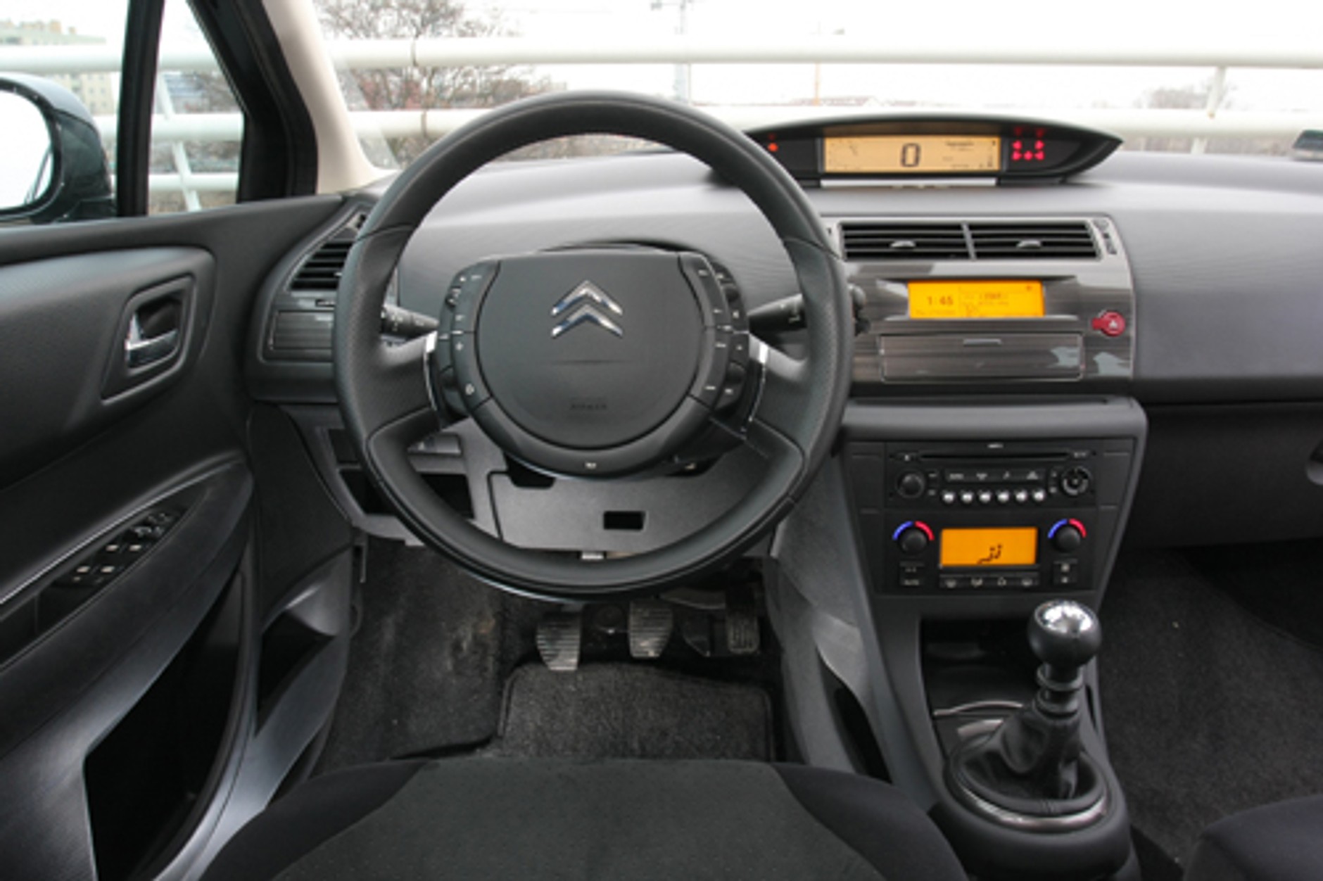 Volkswagen Golf 1.4 TSi kontra Citroen C4 1.6 THP i Mitsubishi Lancer Sportback 1.8 - Benzynowa rewolucja