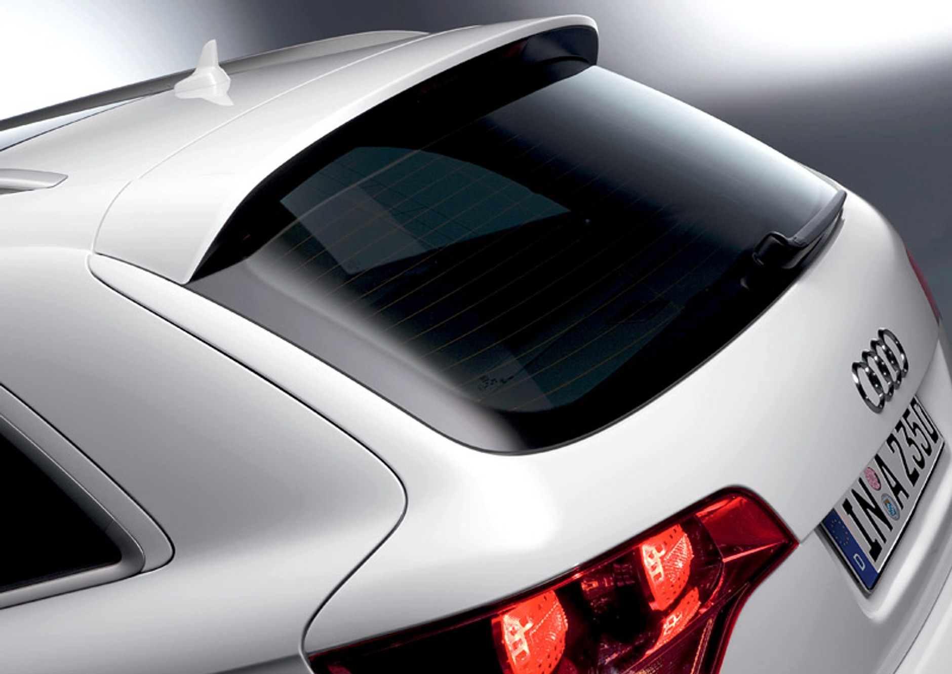 Genewa 2008: Audi Q7 V12 TDI – SUVopożeracz w drodze do salonów sprzedaży