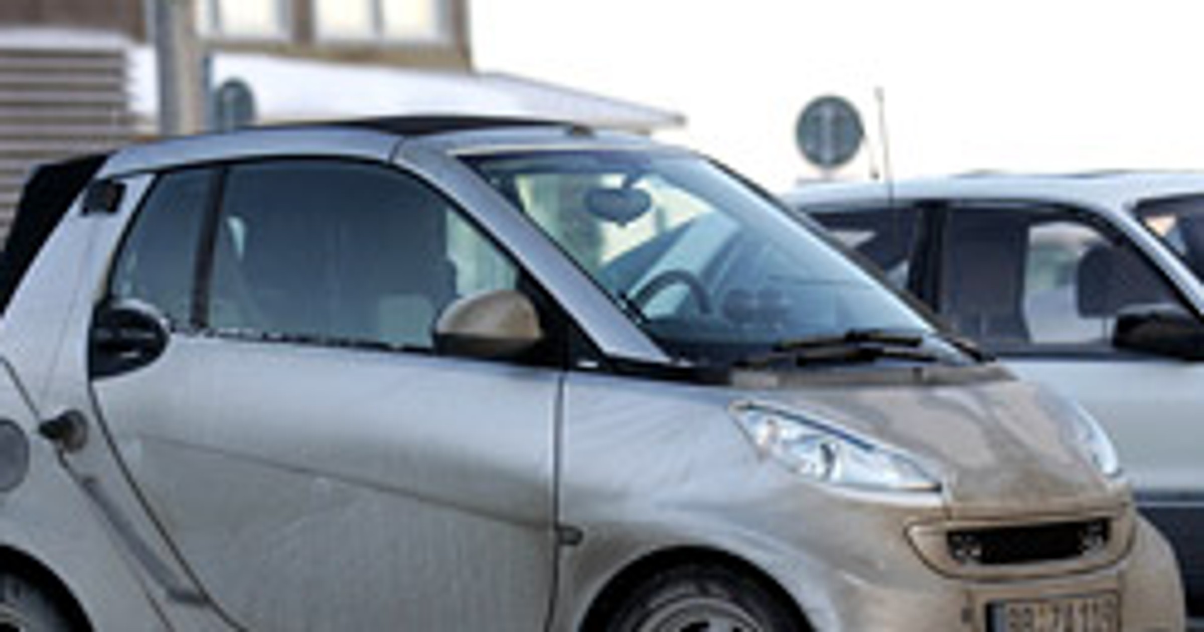Zdjęcia szpiegowskie: Nowy Smart ForTwo Brabus na śniegu