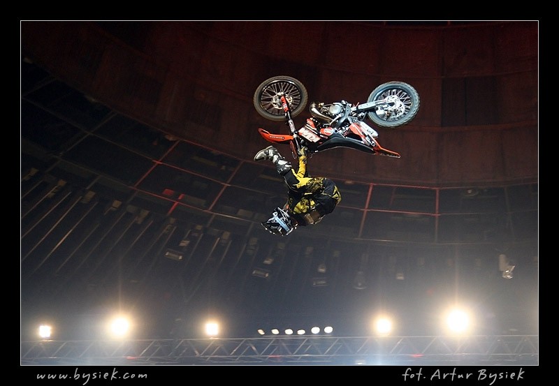 DIVERSE Night of the Jumps - fotografował Artur Bysiek