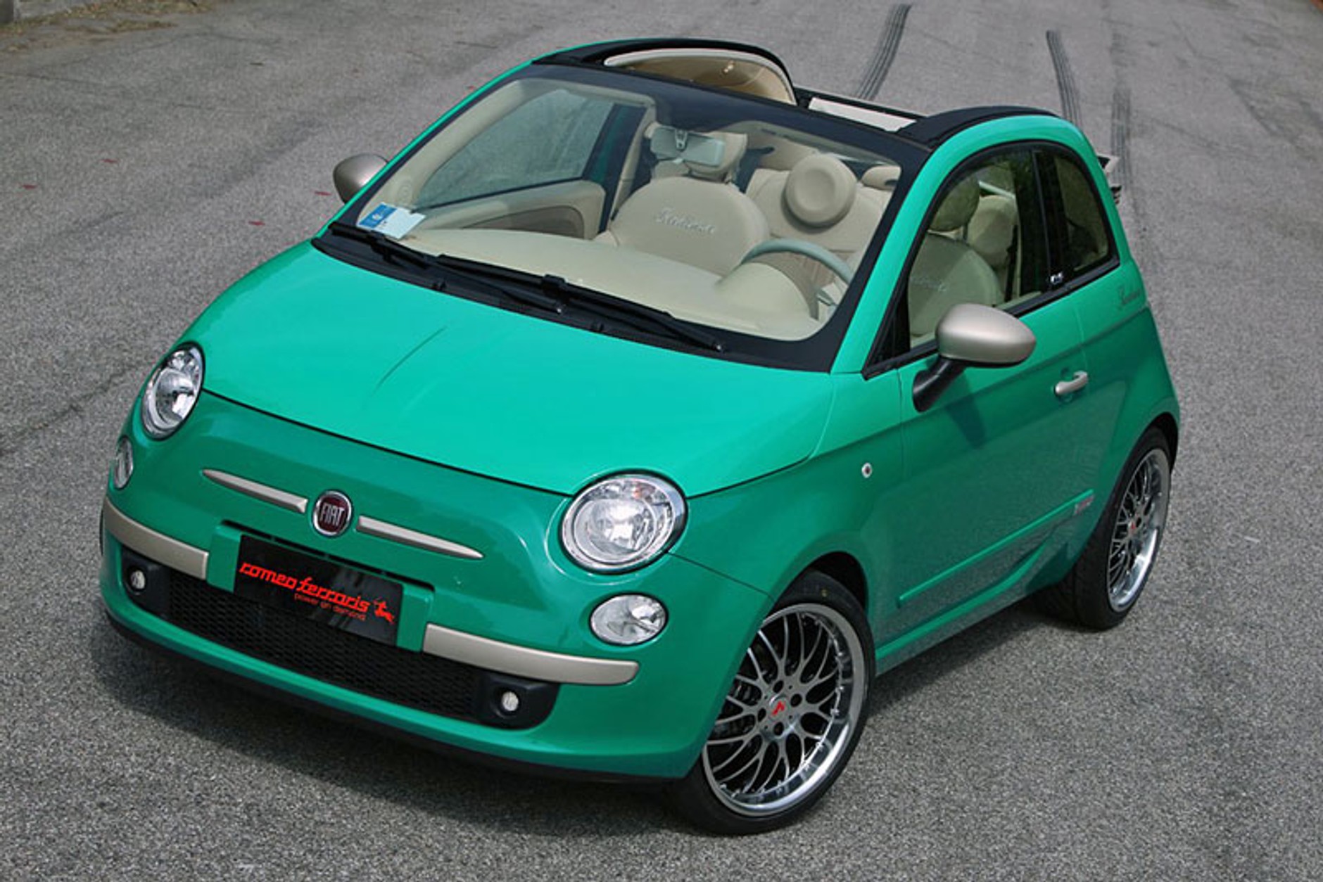 Zielony, ale nieekologiczny Fiat 500C Sardinia by Romeo Ferrari