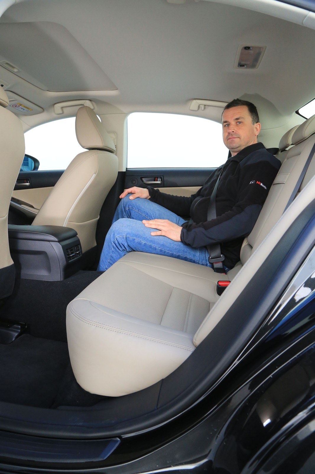 Lexus IS 300 - mocne wrażenia podczas jazdy gwarantowane