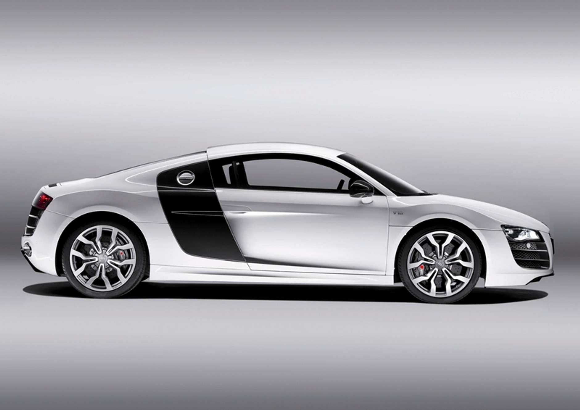 Wariat oddał za darmo Audi R8 przypadkowym osobom