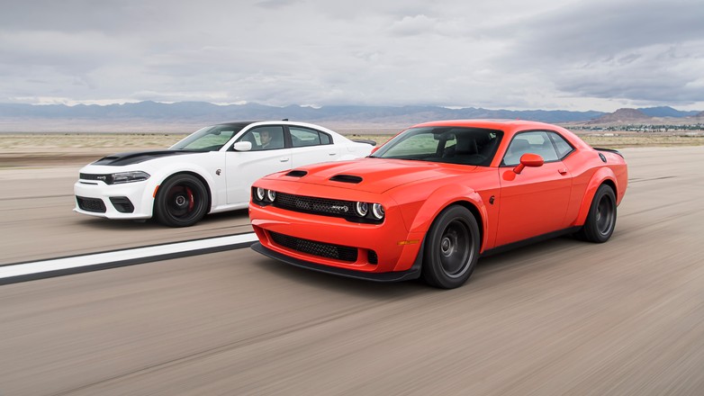 Dodge Challenger SRT Super Stock (2020) i Dodge Charger SRT Hellcat (2021)