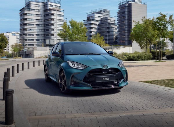Ulubione miejskie auto Polaków ma nowe ceny. Sprawdzamy Toyotę Yaris z rocznika 2025