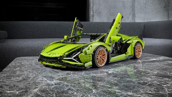 Lambo z Lego – punktualnie na dzień dziecka