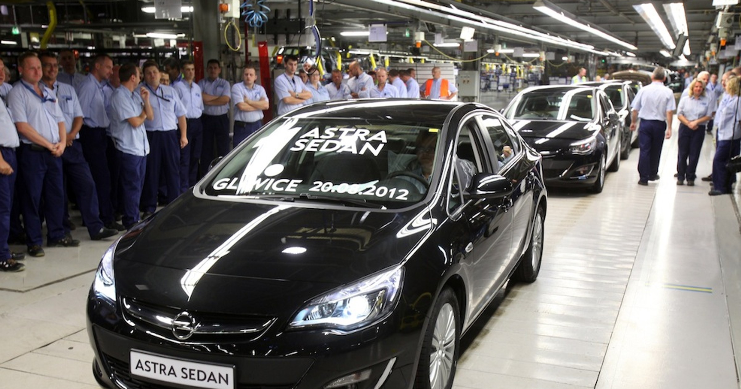 Opel Astra Sedan już w produkcji