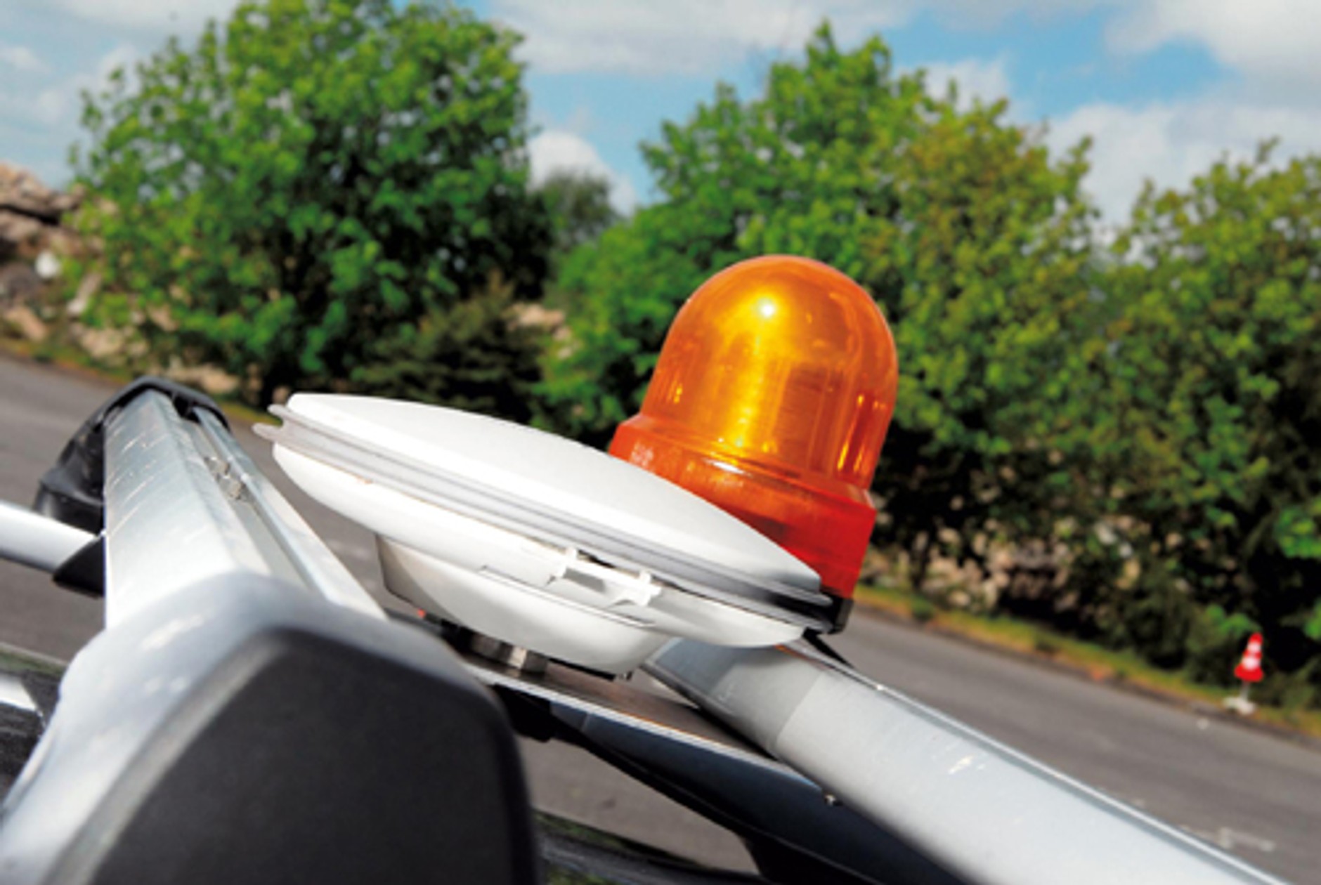 Samochód zna drogę