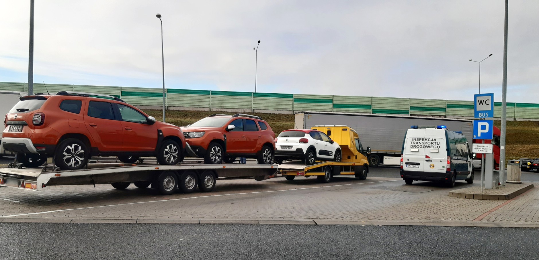 Kontrola ITD na A4. Kierowca stracił prawo jazdy za prowadzenie bez wymaganej karty kierowcy