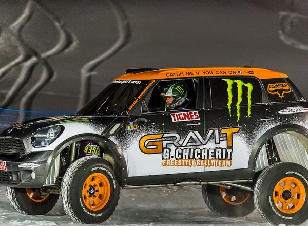 Wszystko jest możliwe - backflip samochodem!