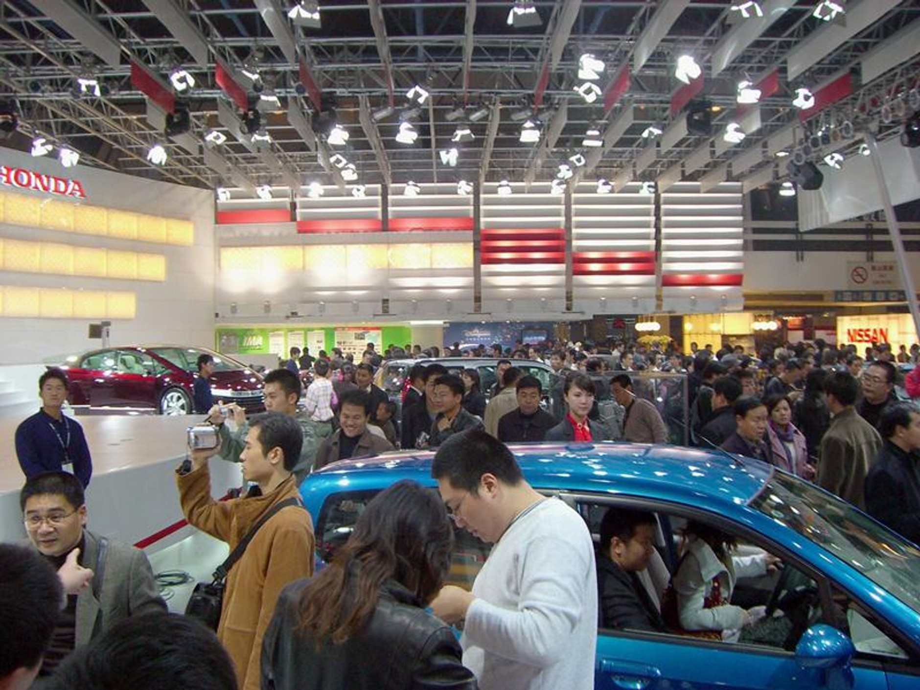 Pekin 2006 - fotogaleria z salonu oraz piękne modelki