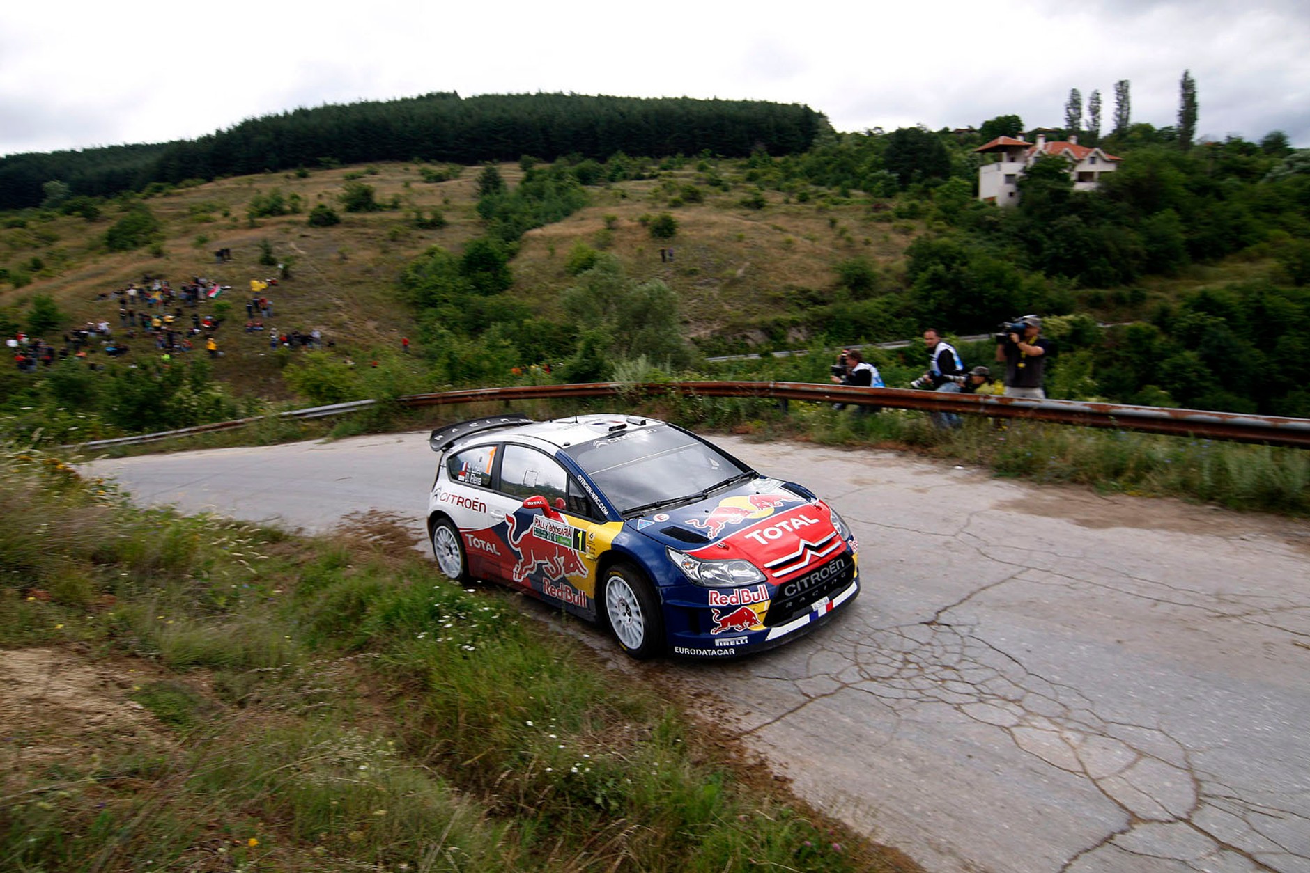Citroën Total WRT taranuje konkurentów (galeria Rallyworld©Willy Weyens)