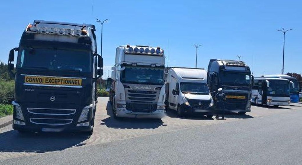 Po kontroli ITD żaden z czterech kierowców sprawdzanych ciężarówek nie mógł ruszyć w dalszą trasę