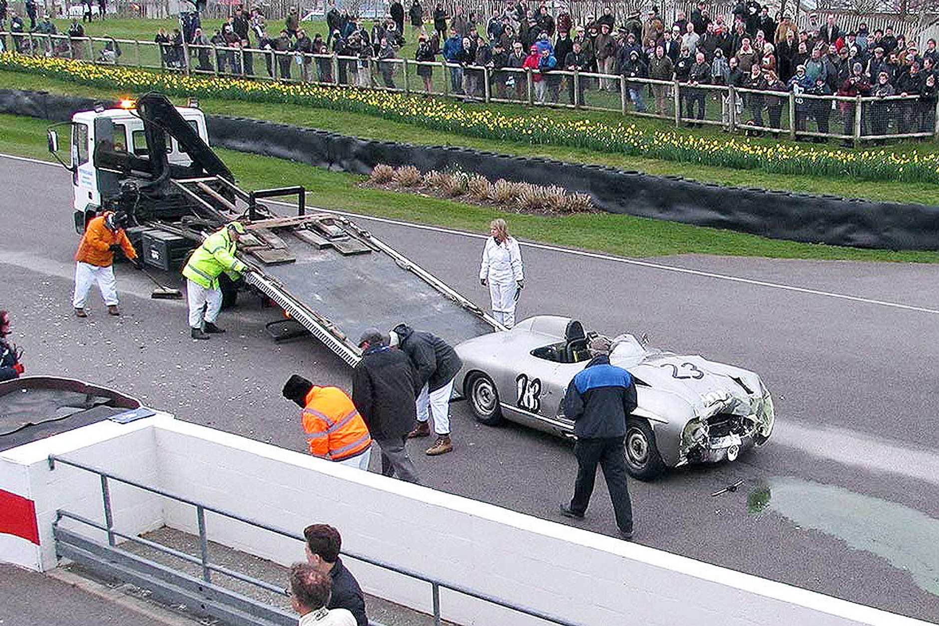 Crash Mercedesa 300 SLS z Jaguarem