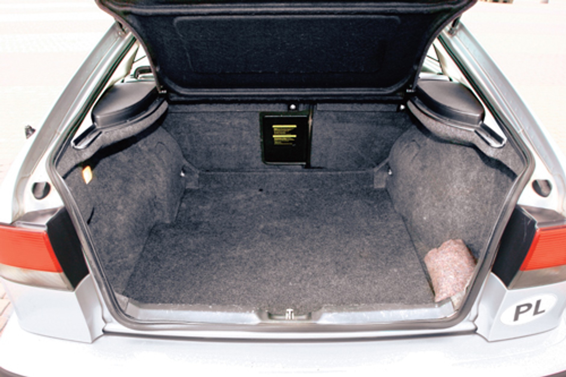 Saab 9-3 - Szwed z obcym paszportem