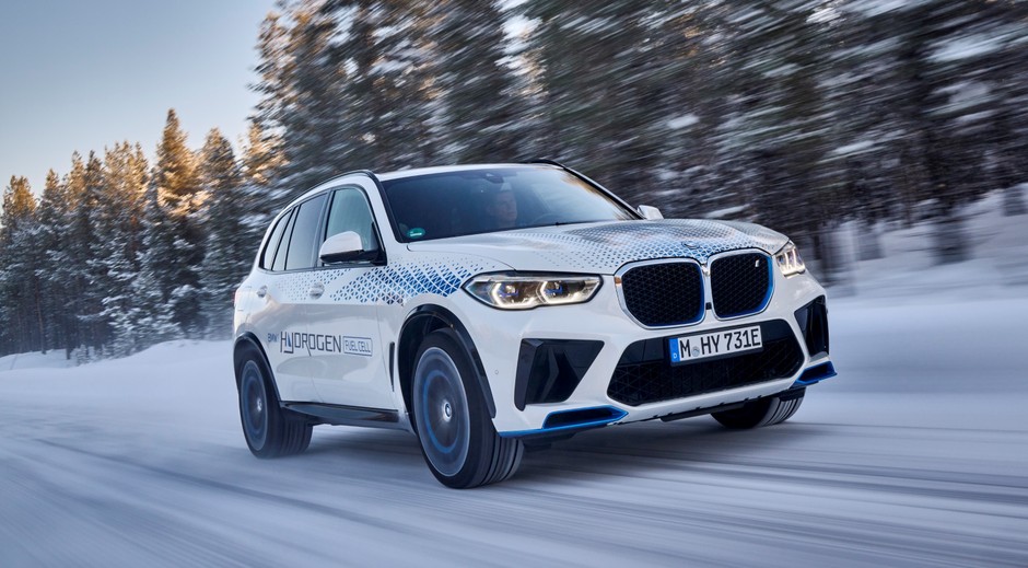 BMW iX5 Hydrogen podczas ostatnich testów przedprodukcyjnych
