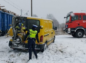 Nie ustąpił pierwszeństwa pociągowi. Miał szczęście