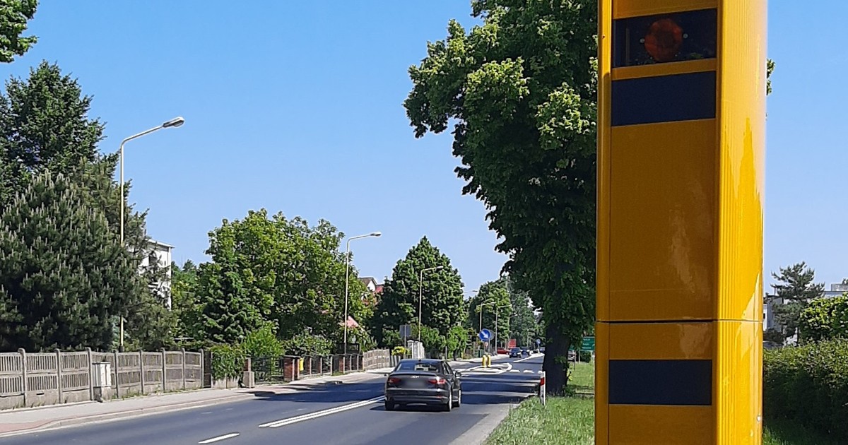 Jeden z  26 nowoczesnych radarów stanie  przy DK 10 w Solcu Kujawskim