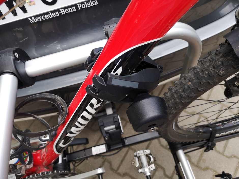 Bagażnik Uebler i21: kompatybilne ramy rowerów: do 75 mm  średnicy w przypadku rury okrągłej w przekroju, do 75x45 mm w przypadku rury po przekroju owalnym