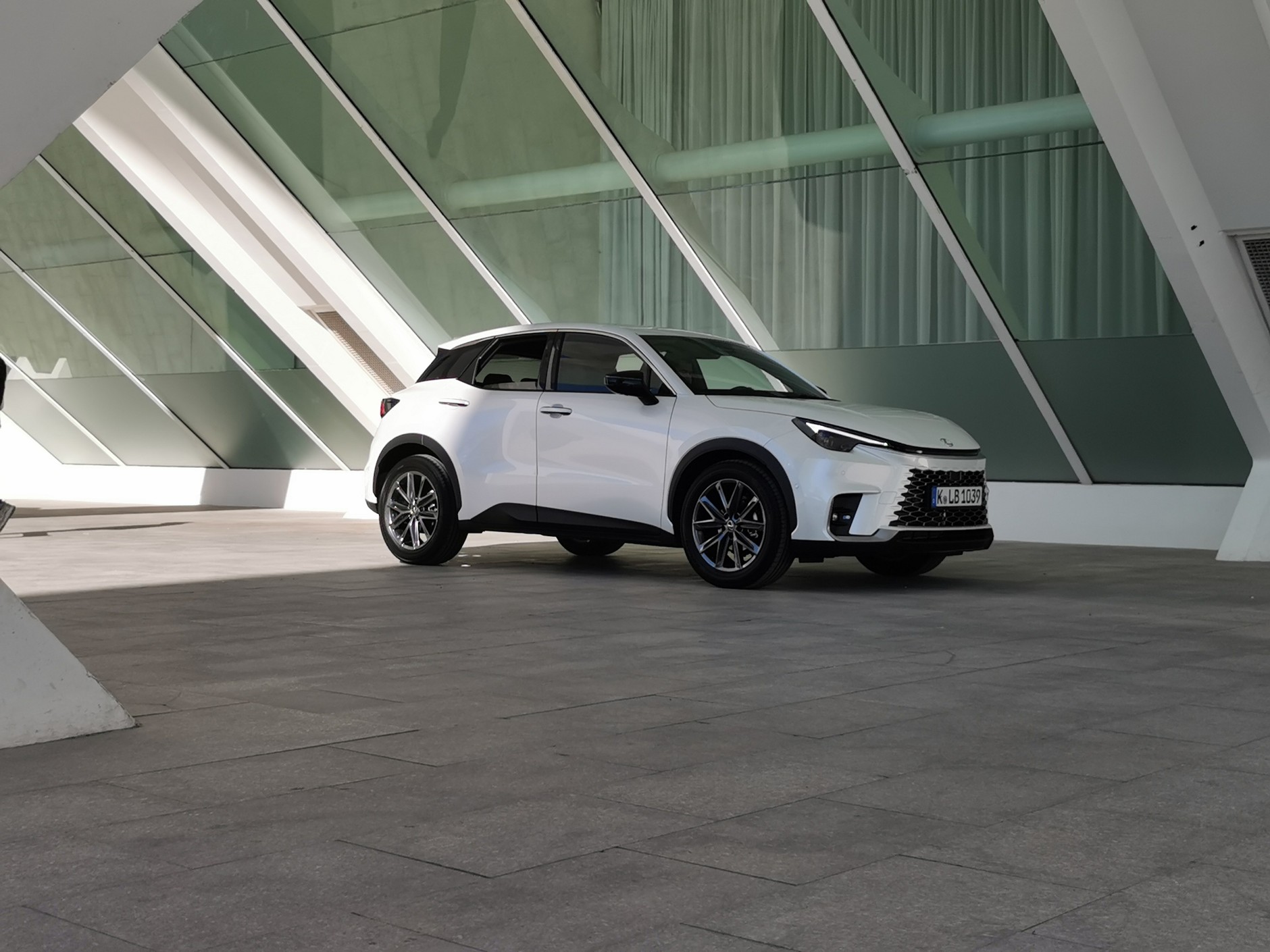 Lexus LBX 2023 – pierwsze jazdy