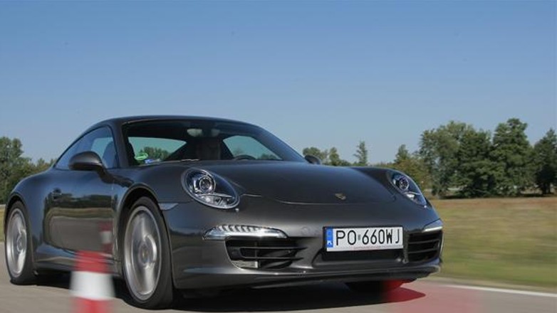 Porsche 911 Carerra 4S: Sportowiec o dwóch obliczach