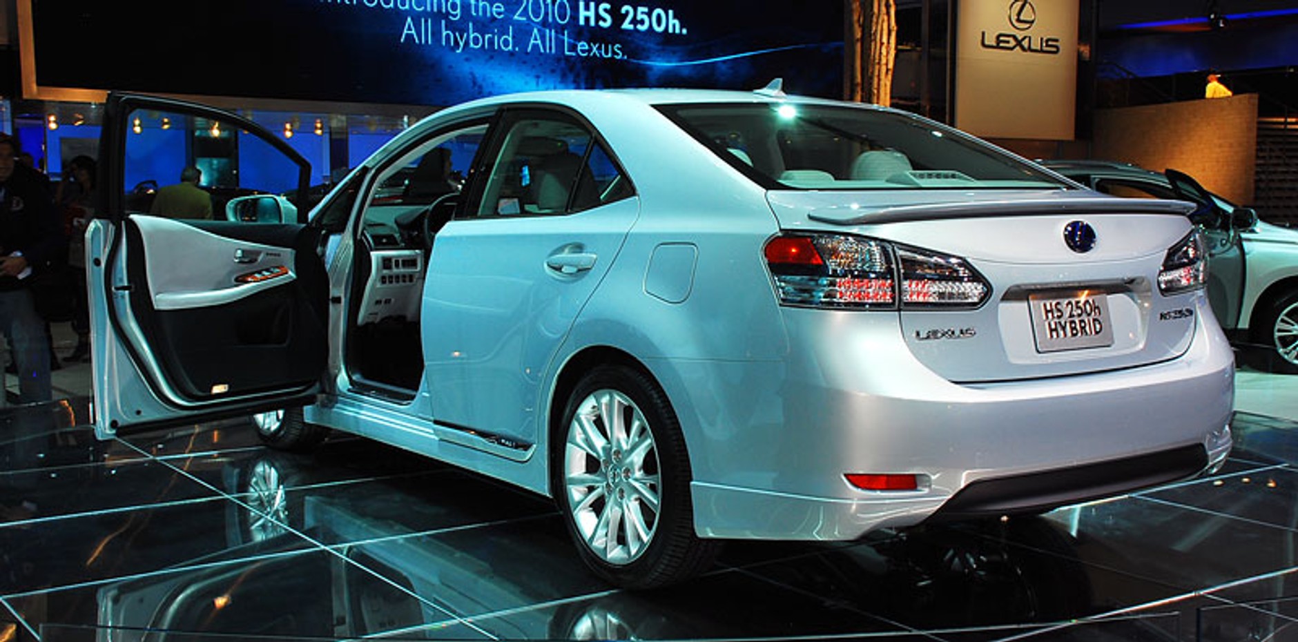 Detroit 2009: Lexus HS 250h – hybrydowy sedan dla Japonii i USA