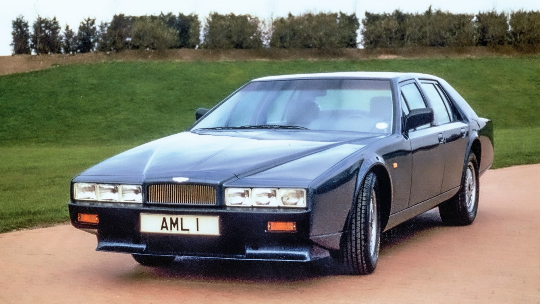 Aston Martin Lagonda (1976-1990)