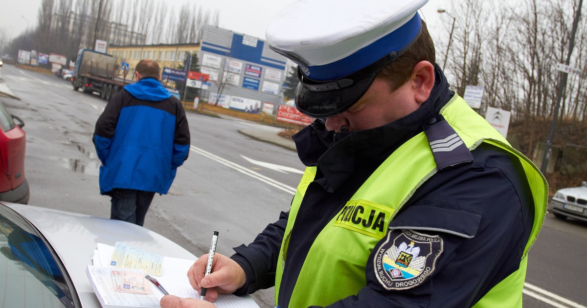  O północy zaczął działać znak B-37. Już odholowują i każą za to słono płacić