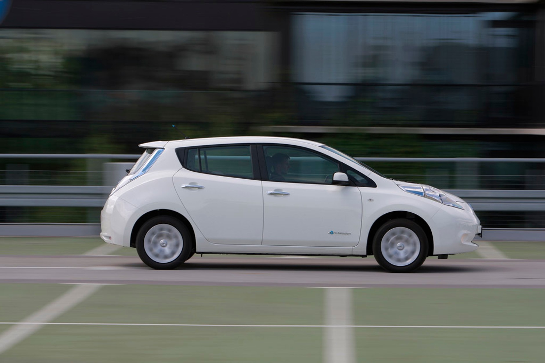 Test Nissana Leafa: jazda od gniazdka do gniazdka