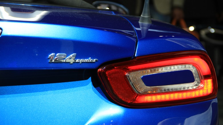 Fiat 124 Spider (Detroit 2016)