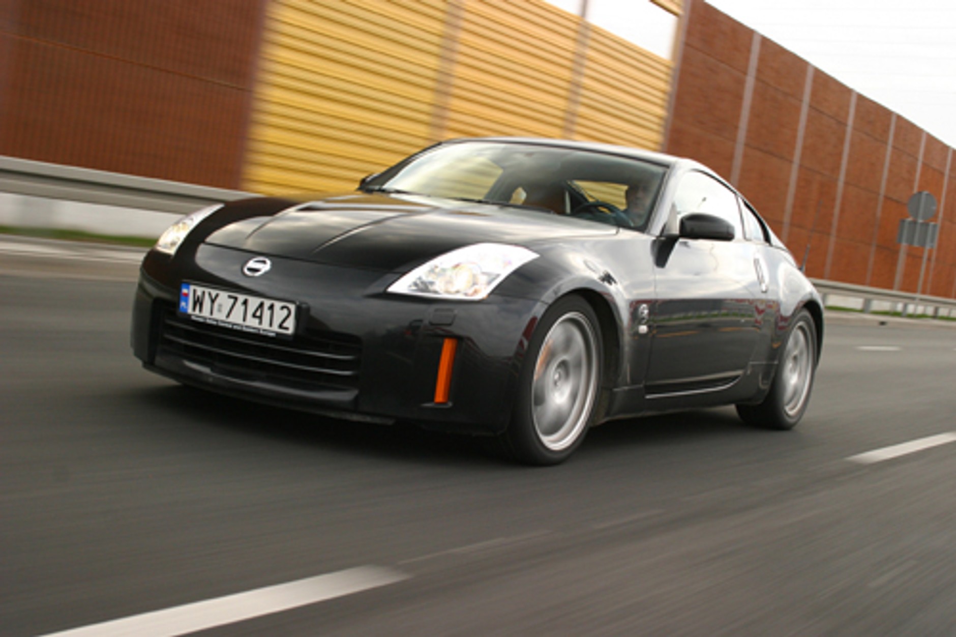 Nissan 350Z Pack - Auto do jazdy bokami