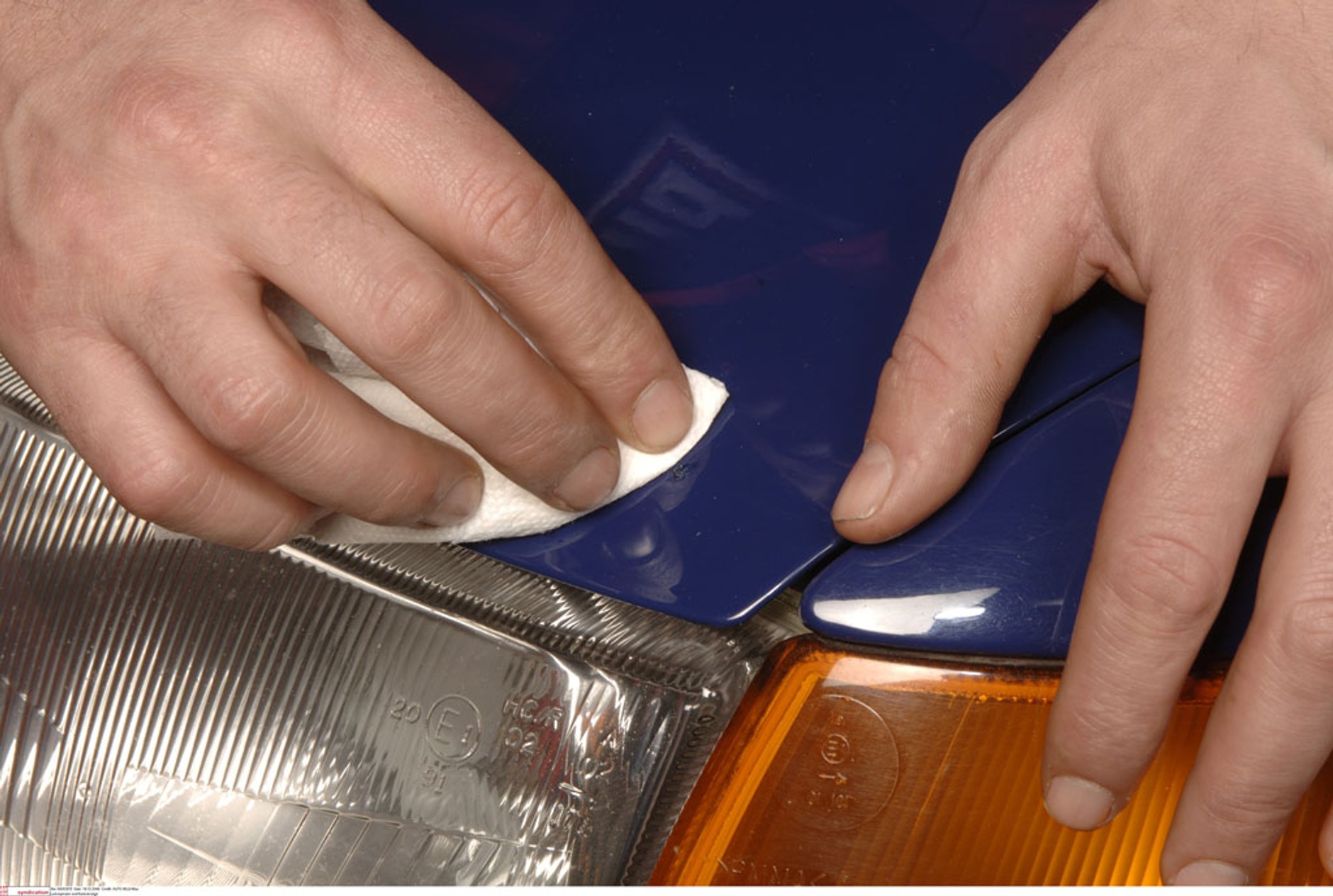 Jak zamalować odpryski?