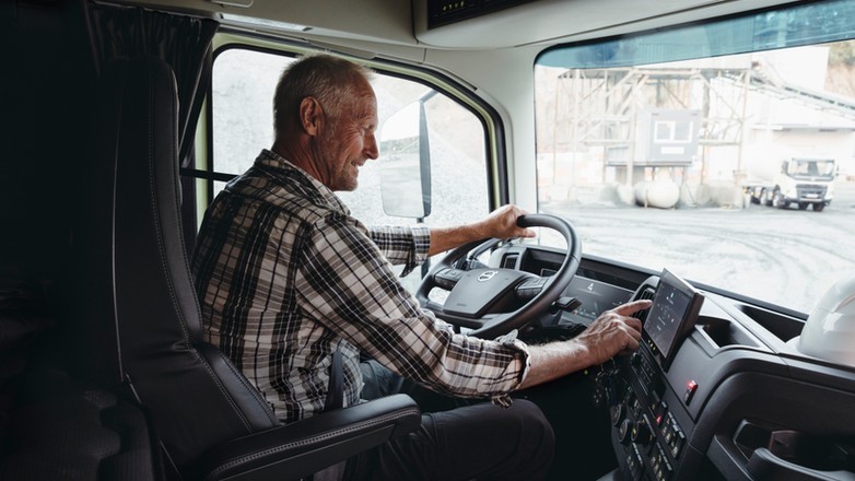 Kierowca ciężarówki Volvo