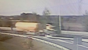 Policja poszukuje ciężarówki z cysterną-silosem. Uczestniczyła w śmiertelnym wypadku