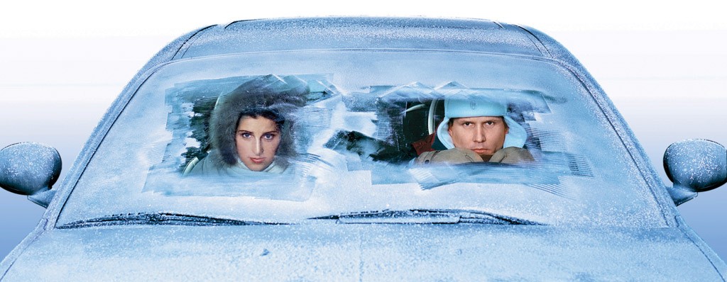 W myśl przepisów kierowca ma mieć dobrą widoczność przez przednią szybę