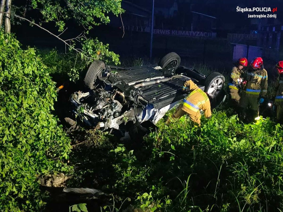 Stracił panowanie i uderzył w drzewo. Tragedia w Jastrzębiu-Zdroju