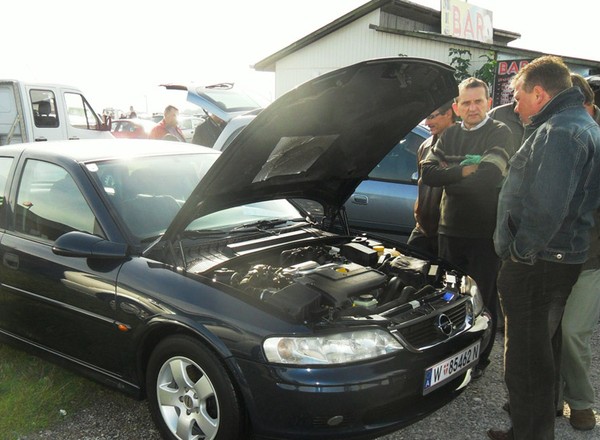 Najlepsze samochody klasy średniej które kupisz za 10 tys. zł