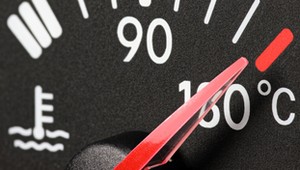 Podczas upałów silnik się grzeje? Sprawdź co się dzieje pod maską
