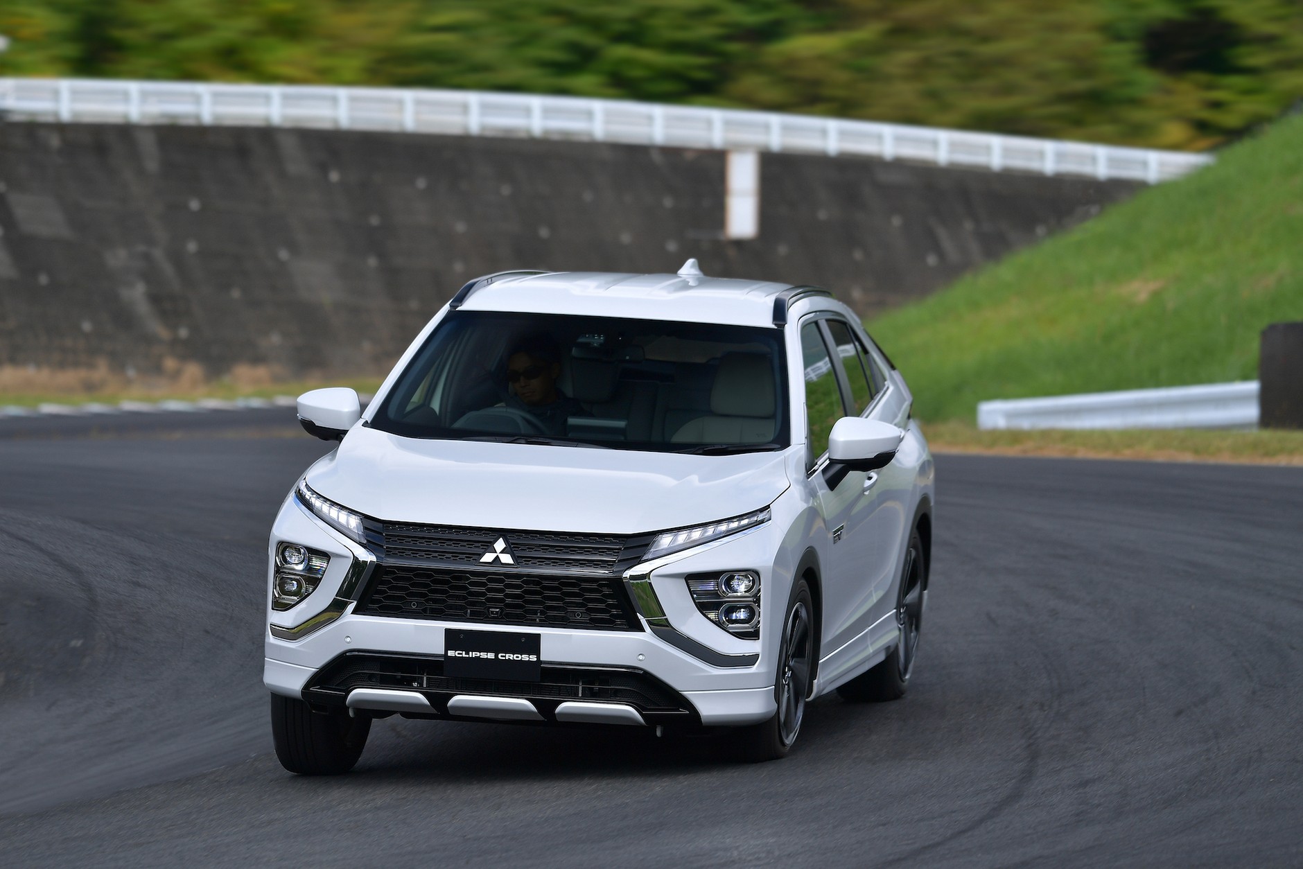 Mitsubishi Eclipse Cross – po liftingu będzie hybrydą