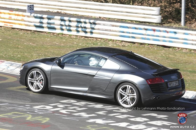 Zdjęcia szpiegowskie: nowe Audi RS8 spłonęło na Nürburgringu