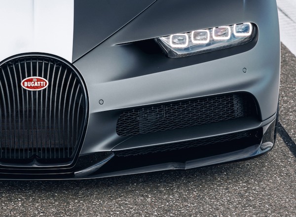 Bugatti Chiron uderzyło w Toyotę Corollę