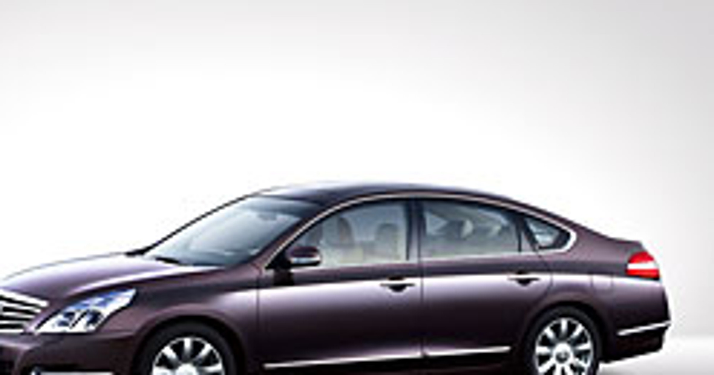 Nissan Teana: luksusowy sedan w wersji seryjnej