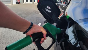 Paliwo 50 gr w górę z dnia na dzień? UE chce ograniczyć emisję CO2