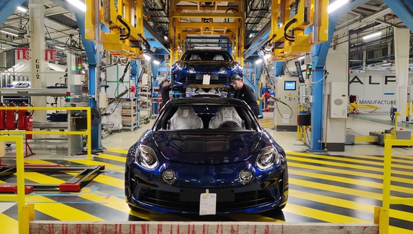 Widziałem fabrykę Alpine w Dieppe. Nie sądziłem, że tak jeszcze można produkować auta
