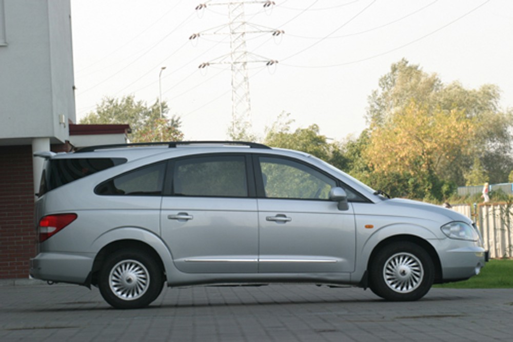 Ssangyong Rodius - Wersja "oszczędnościowa"