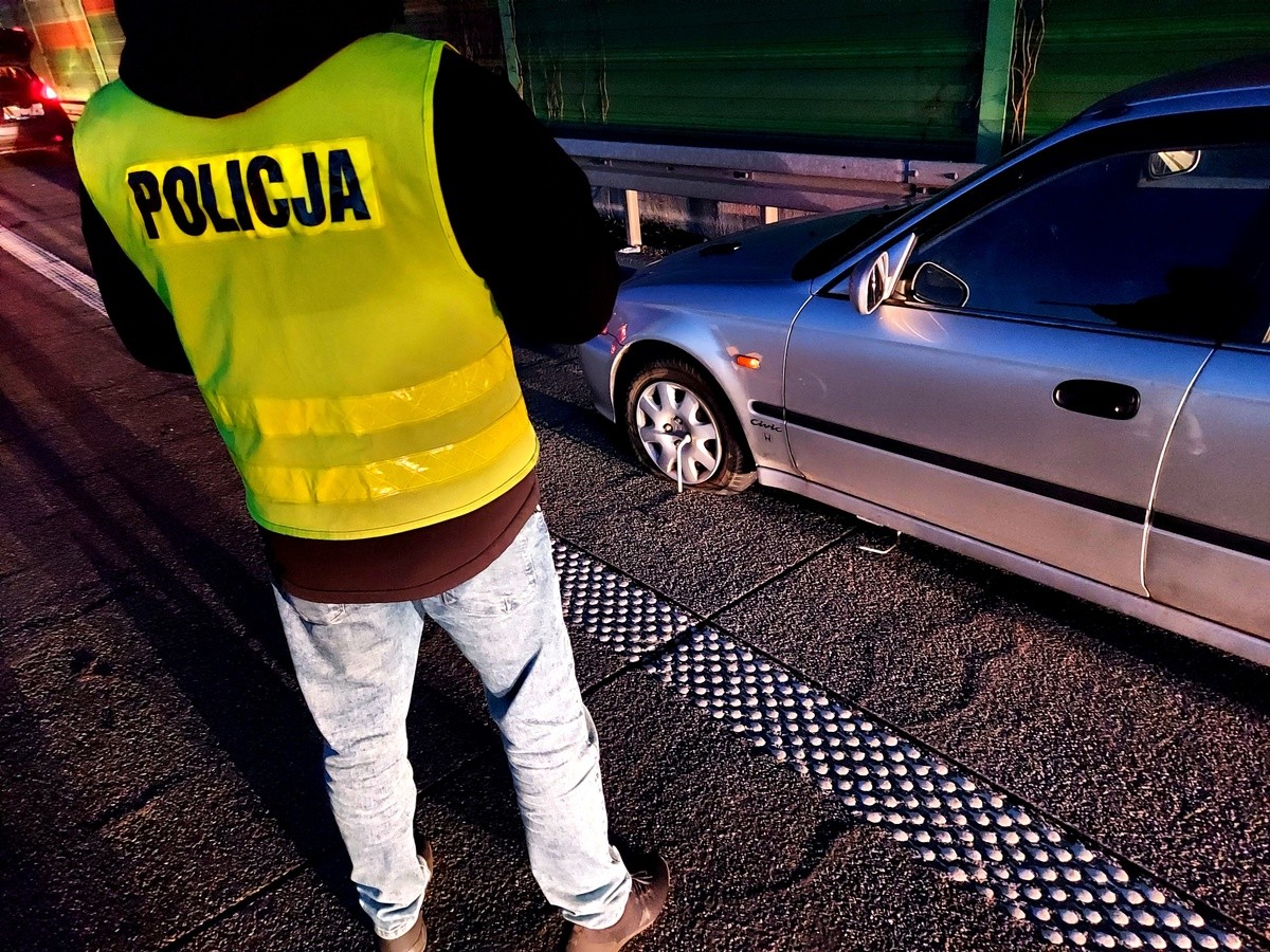 Podczas wymiany opony został potrącony na drodze szybkiego ruchu