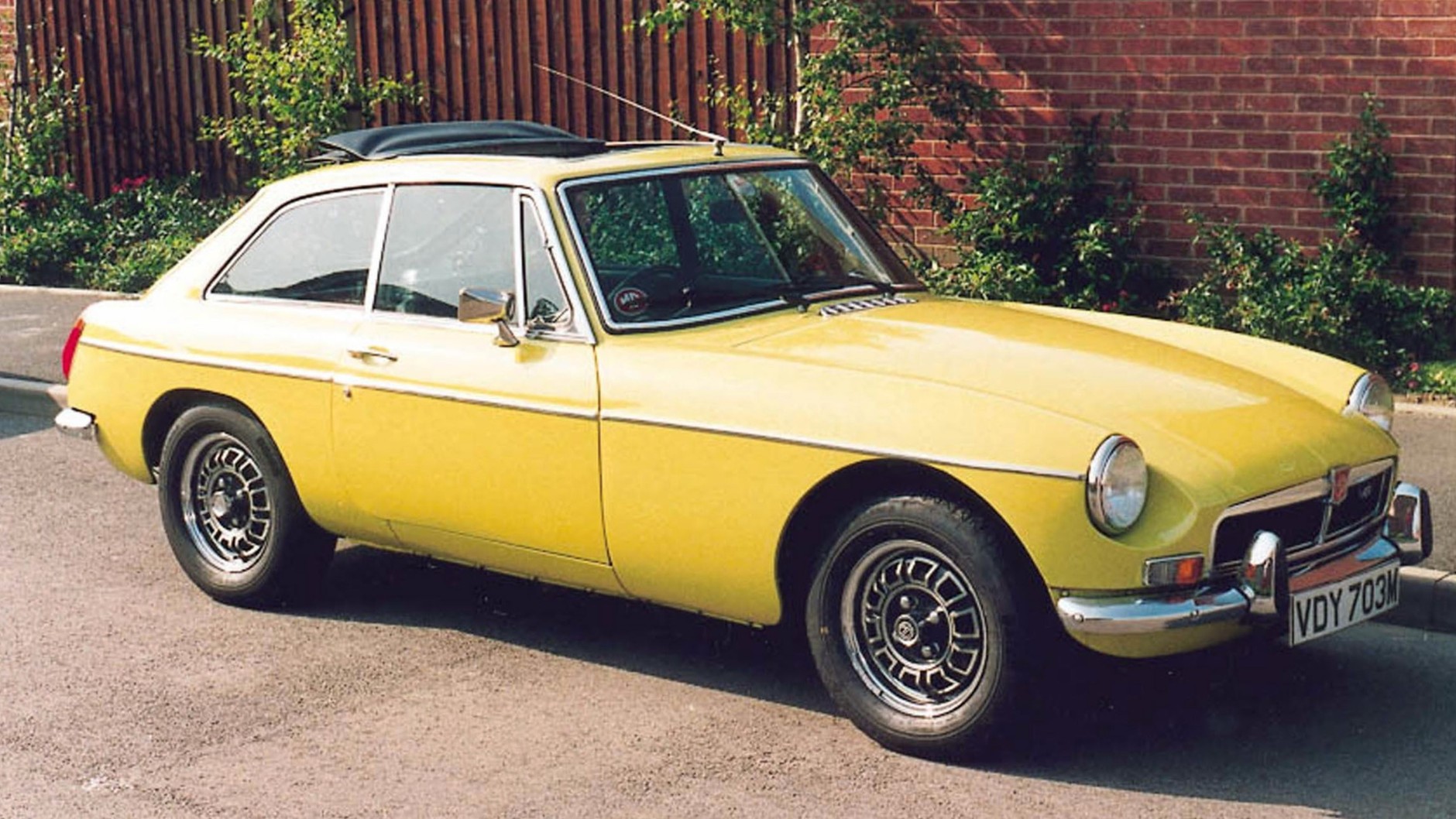 MGB GT V8 (1973-1976)