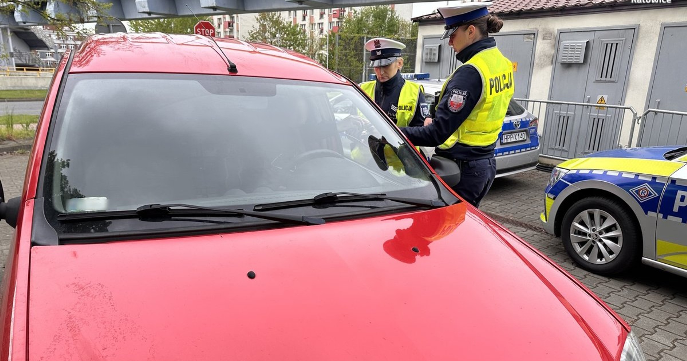 Obraz pochodzący z serwisu https://katowice.policja.gov.pl/k14/informacje/wiadomosci/385399,Katowicka-drogowka-podsumowala-majowy-weekend-na-drogach.html