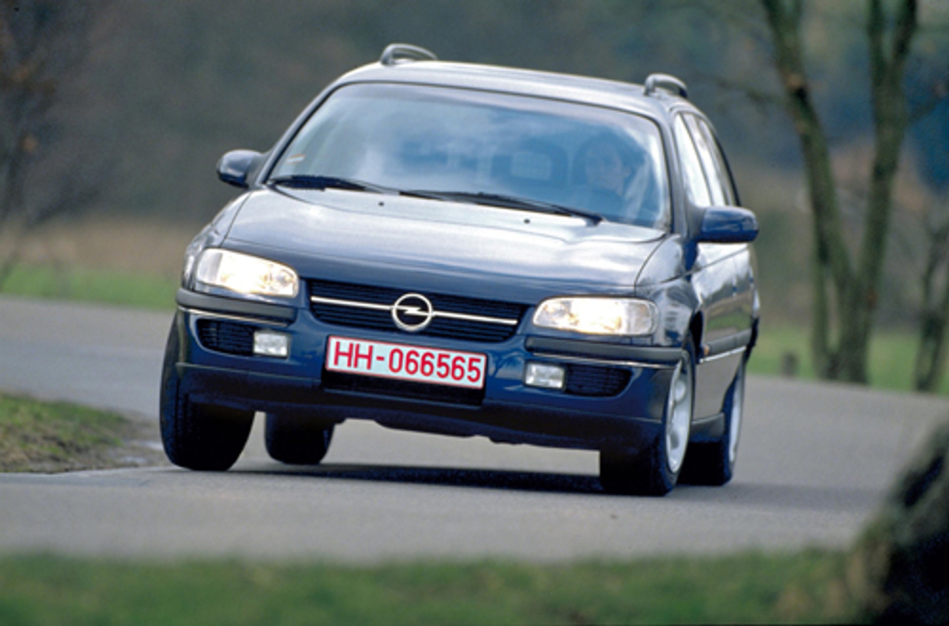 Citroen XM, Mercedes W124, Volvo 850, Ford Scorpio, Opel Omega oraz Toyota Camry - Oto duże "kombiaki" za niewielkie pieniądze