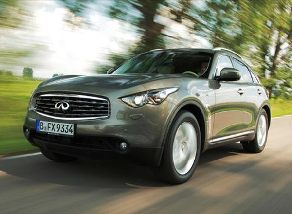 Infiniti FX30d - Bogaci też chcą oszczędzać!